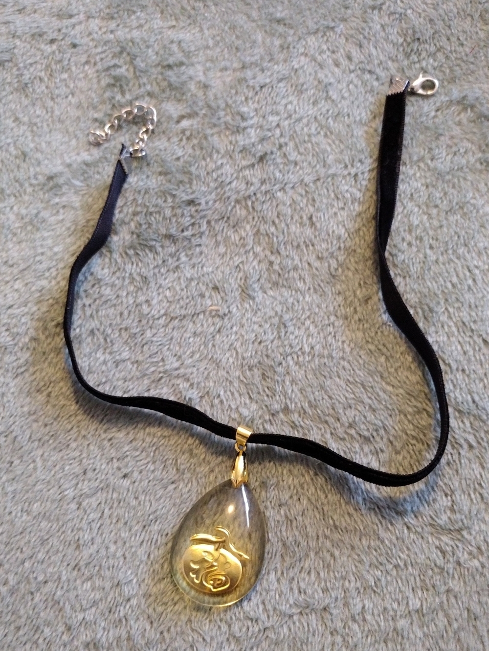 24k .999 Gold Teardrop Pendant Choker Necklace - Black Velvet